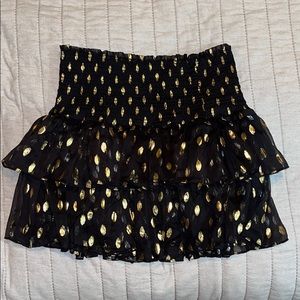 ruffled skirt (never worn)